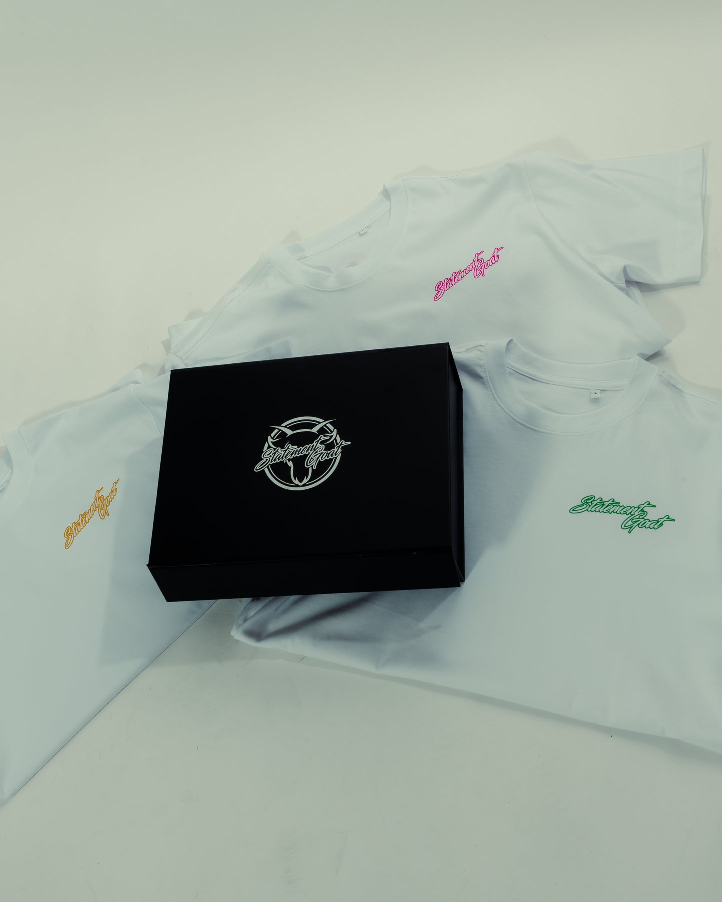 White Statement Goat T-shirt - Grey logo